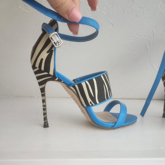 Heels - Picture 2 of 4